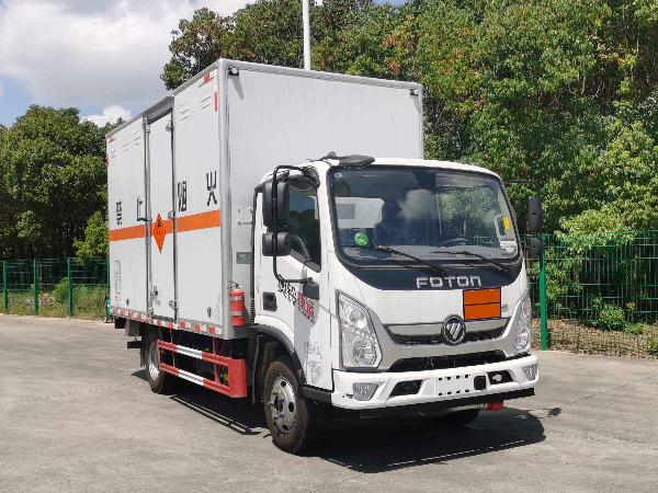 奧鈴藍(lán)牌爆破器材運輸車
